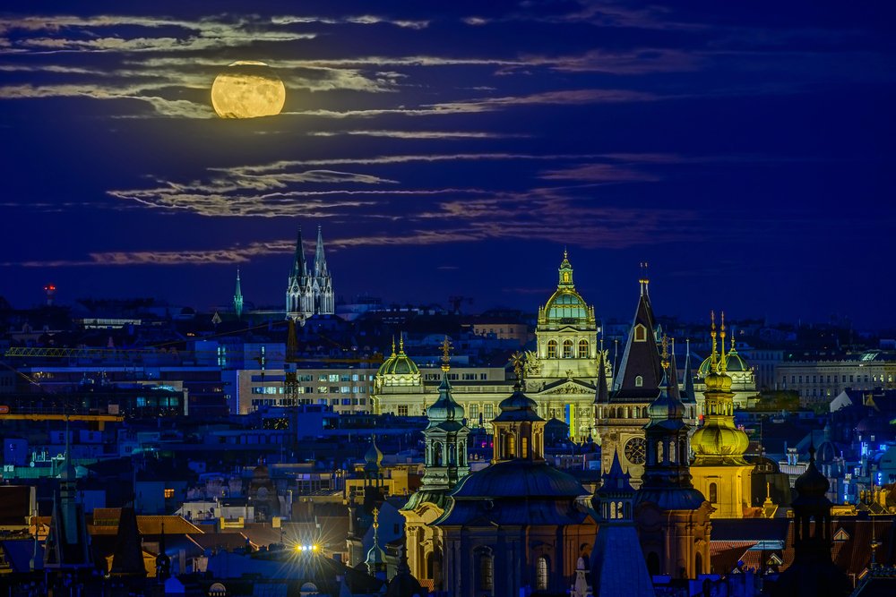 cosa vedere praga di notte